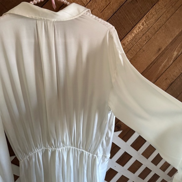 FRAME Revolve Twisted Wrap Shirt dress in Off-White size S - Picture 4 of 16